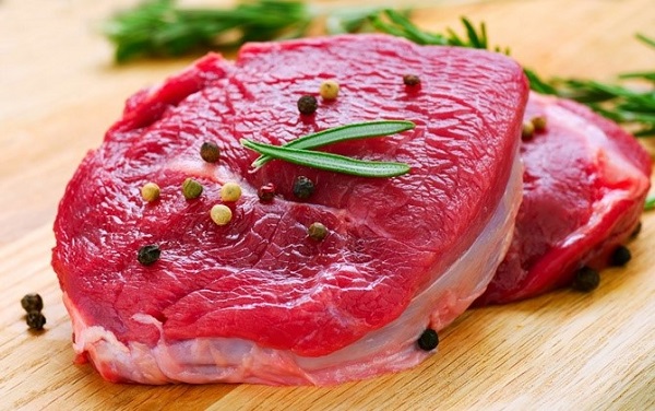 Thịt bò, thịt trâu, thịt lợn sống nhiều dưỡng chất